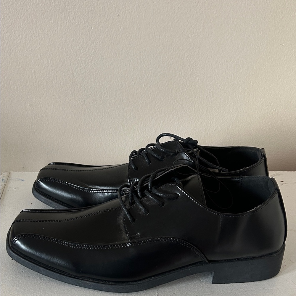 Cherokee Classic Black Derby Style Dress Shoes